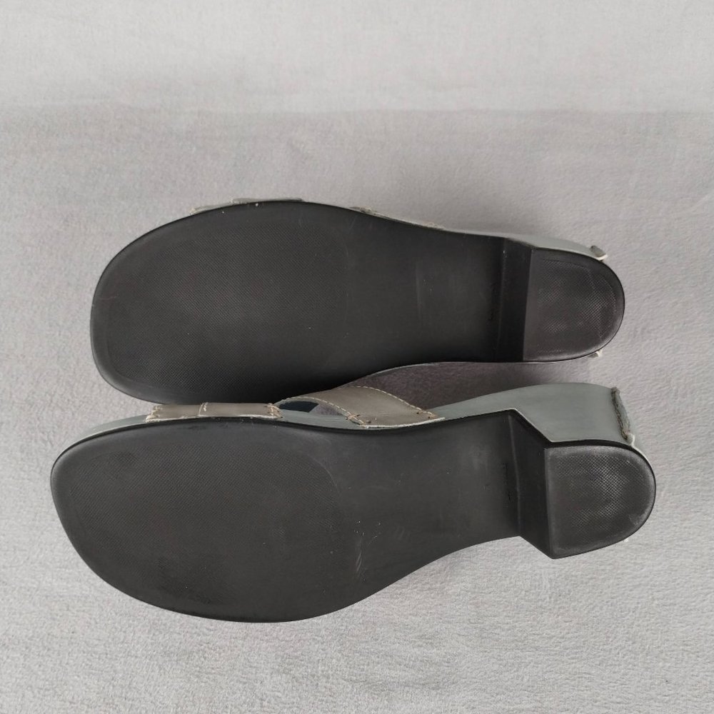 New White Mountain Blue-Gray Sandals, Size 7 - Picture 9 of 9